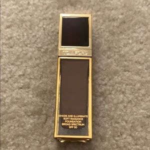 Tom ford shade and illuminate foundation